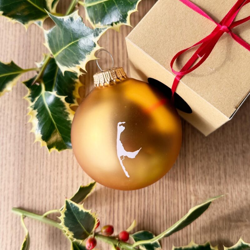 Christbaumkugel Gold – mit Bals-Logo & Sylt-Silhouette